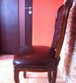 Boston- štýlová hnedá stolička s hnedou kožou