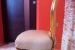 Verona- štýlová zlatá stolička s bielou kožou obrázok 1